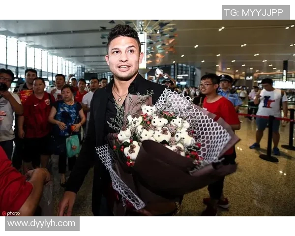 突发消息VAR确认即将离开赛场 球迷集体送别难掩依依不舍 突发消息VAR确认即将离开赛场 球迷集体送别难掩依依不舍